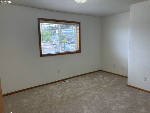 Tiny photo for 717 Creswood Dr, Creswell, OR 97426 (MLS # 552308286)