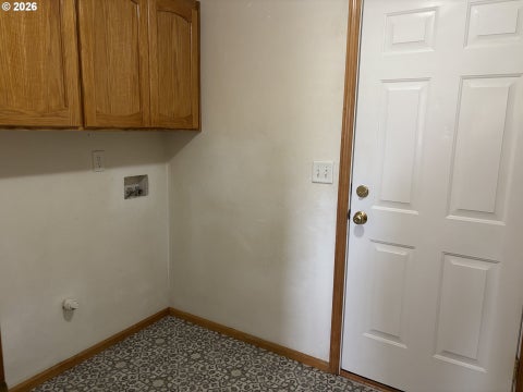 Tiny photo for 717 Creswood Dr, Creswell, OR 97426 (MLS # 552308286)
