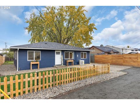 A home in Roseburg