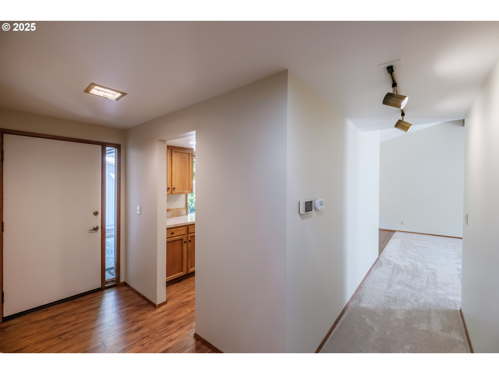 Salem, Oregon 97306, United States, 3 Bedrooms Bedrooms, ,2 BathroomsBathrooms,Residential,Pending,154988