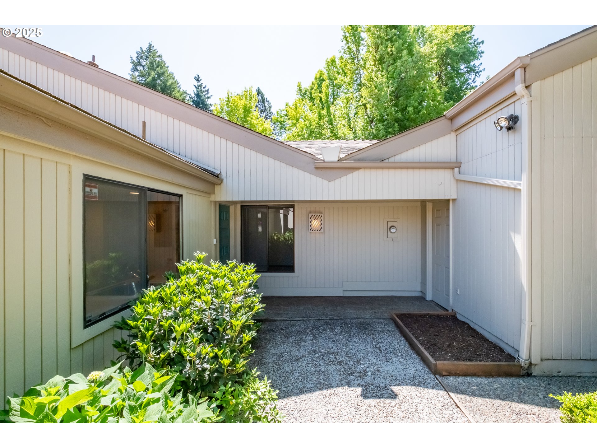 Salem, Oregon 97306, United States, 3 Bedrooms Bedrooms, ,2 BathroomsBathrooms,Residential,Pending,154988