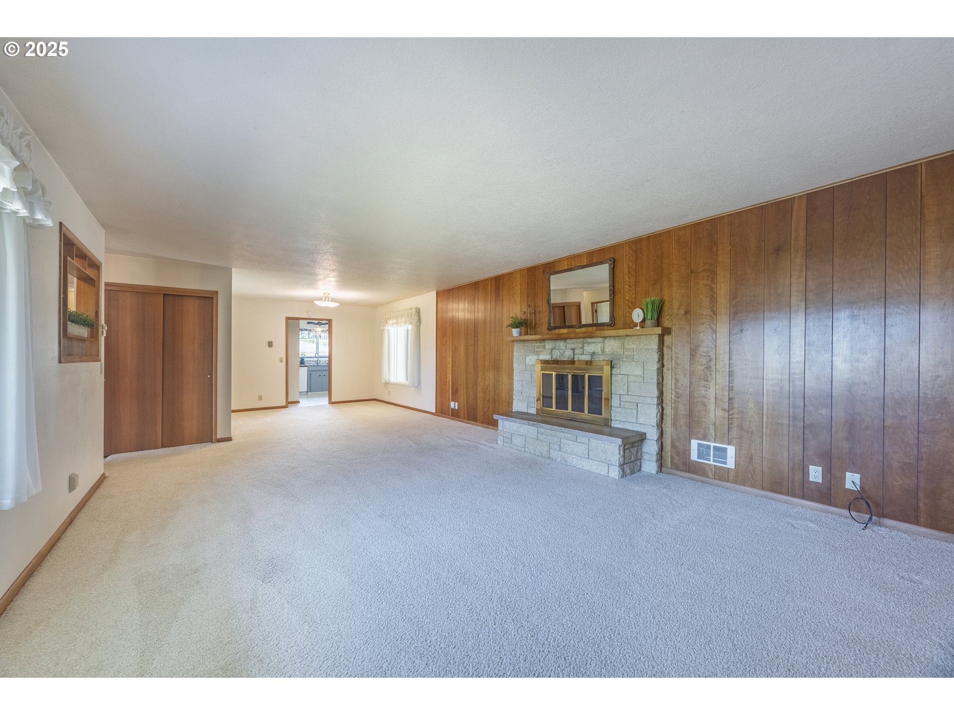 3030 NE 32ND DR