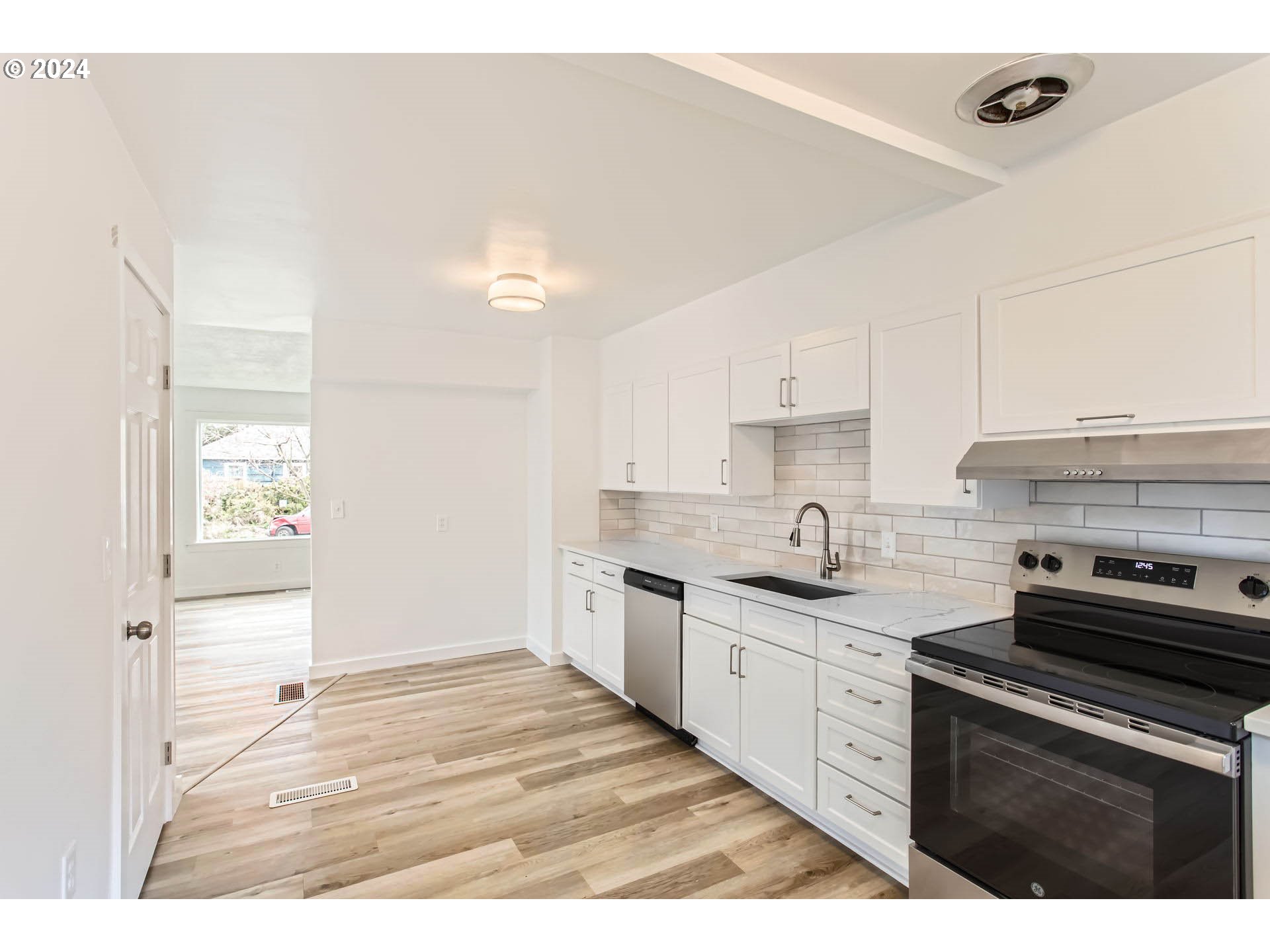 Portland, Oregon 97213, United States, 4 Bedrooms Bedrooms, ,2 BathroomsBathrooms,Residential,Active,32666