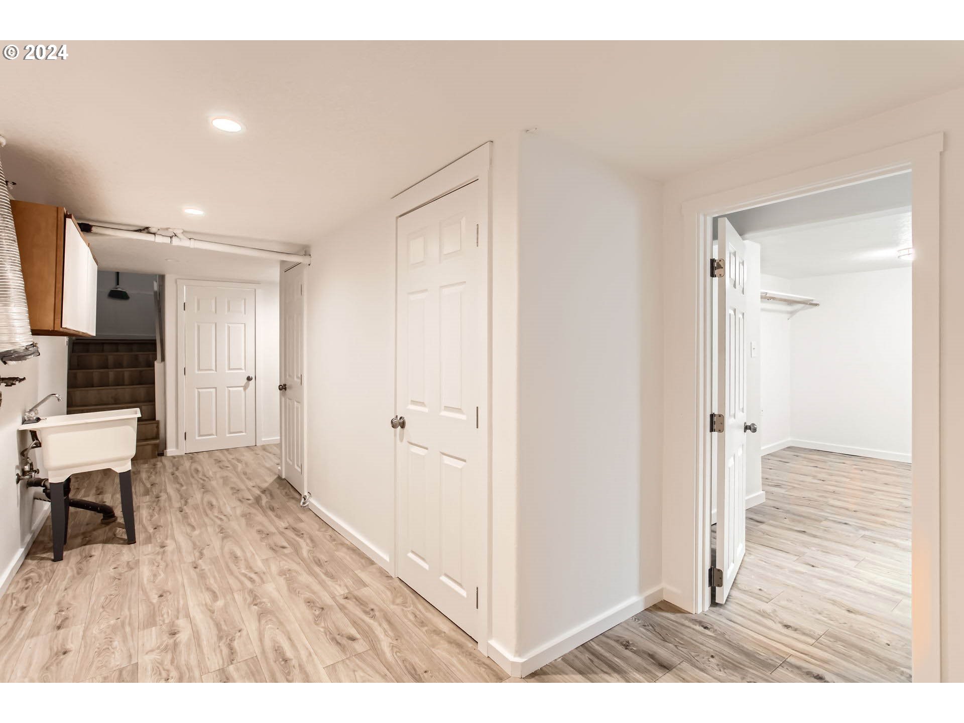 Portland, Oregon 97213, United States, 4 Bedrooms Bedrooms, ,2 BathroomsBathrooms,Residential,Active,32666