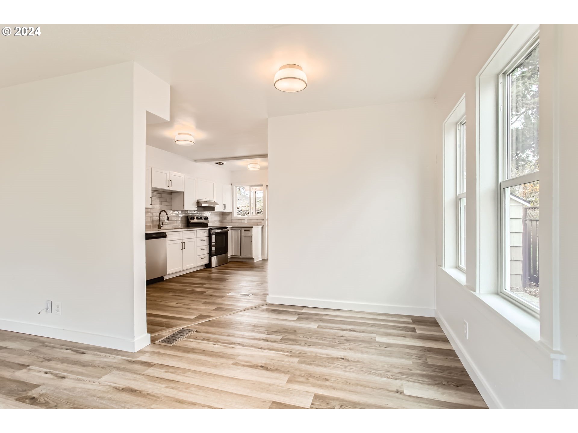 Portland, Oregon 97213, United States, 4 Bedrooms Bedrooms, ,2 BathroomsBathrooms,Residential,Active,32666