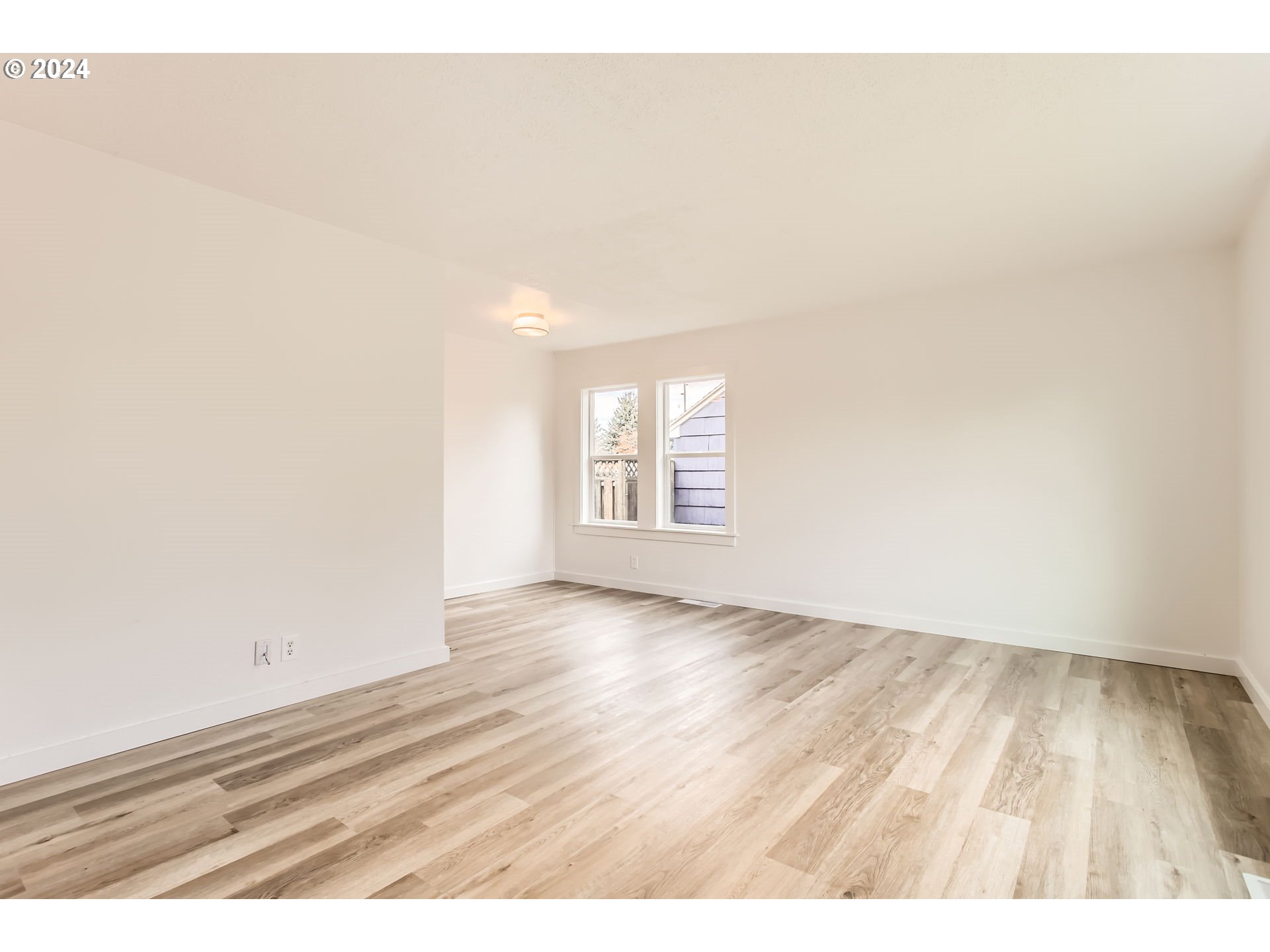 Portland, Oregon 97213, United States, 4 Bedrooms Bedrooms, ,2 BathroomsBathrooms,Residential,Active,32666