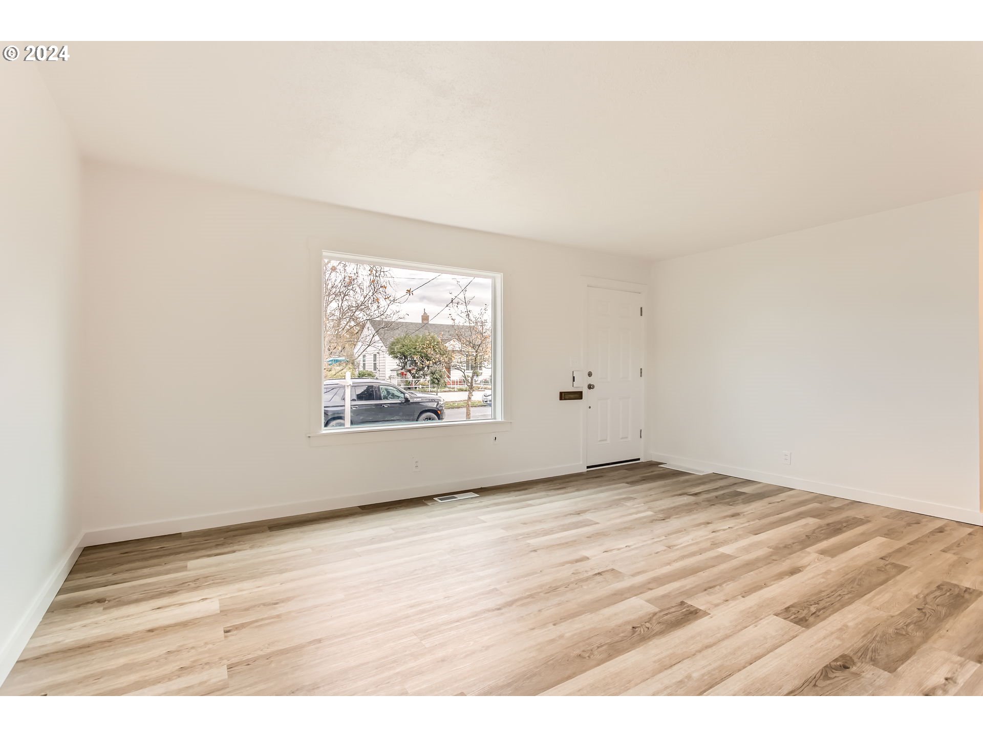 Portland, Oregon 97213, United States, 4 Bedrooms Bedrooms, ,2 BathroomsBathrooms,Residential,Active,32666