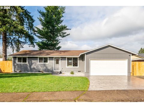 879 N BROADWAY ST Estacada OR 97023