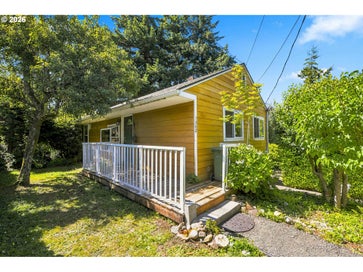 1302 CALIFORNIA AVE Coos Bay OR 97420