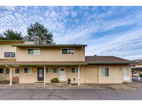 553 N HAYDEN BAY DR 25 Portland OR 97217