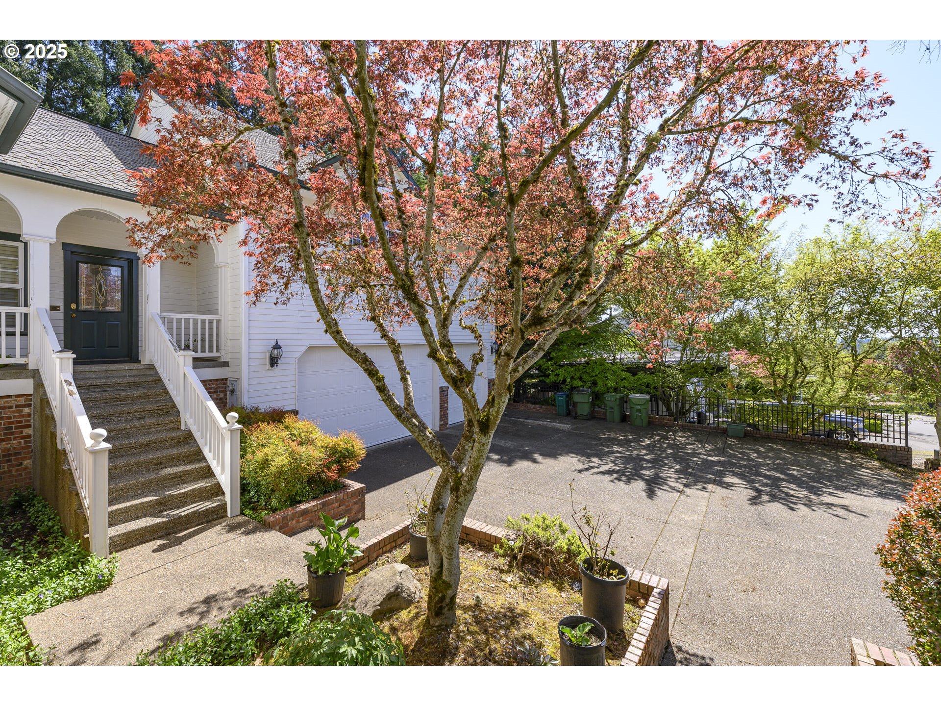 759 SW CARMEN HEIGHTS DR