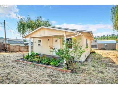 Tiny photo for 449 N D St, Lowell, OR 97452 (MLS # 680011657)