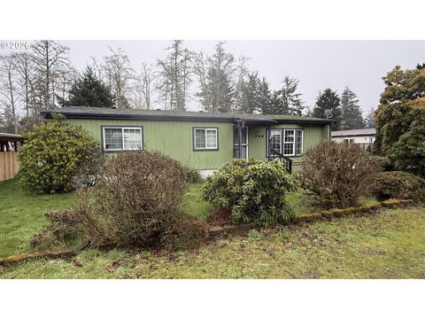 946 KING SALMON PL Hammond OR 97121