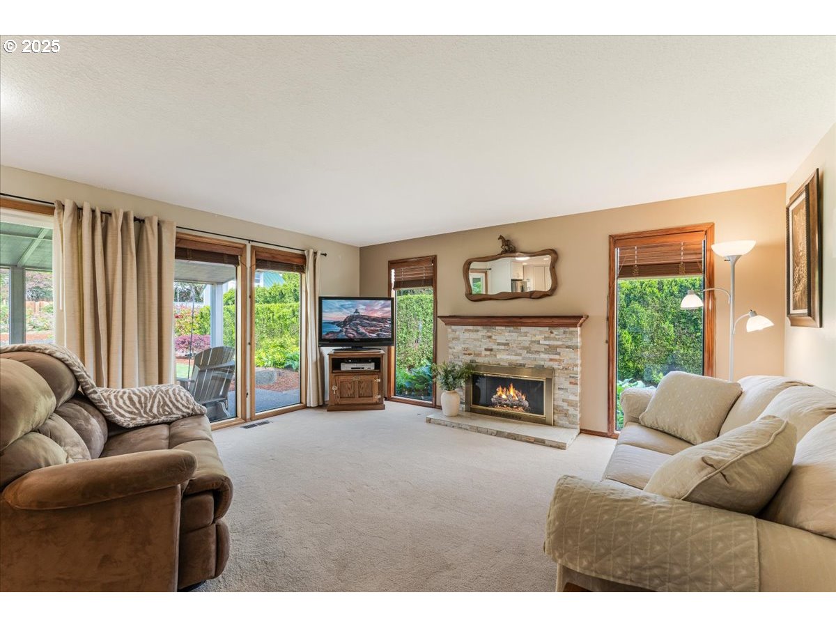 Portland, Oregon 97224, United States, 2 Bedrooms Bedrooms, ,2 BathroomsBathrooms,Residential,Pending,136436