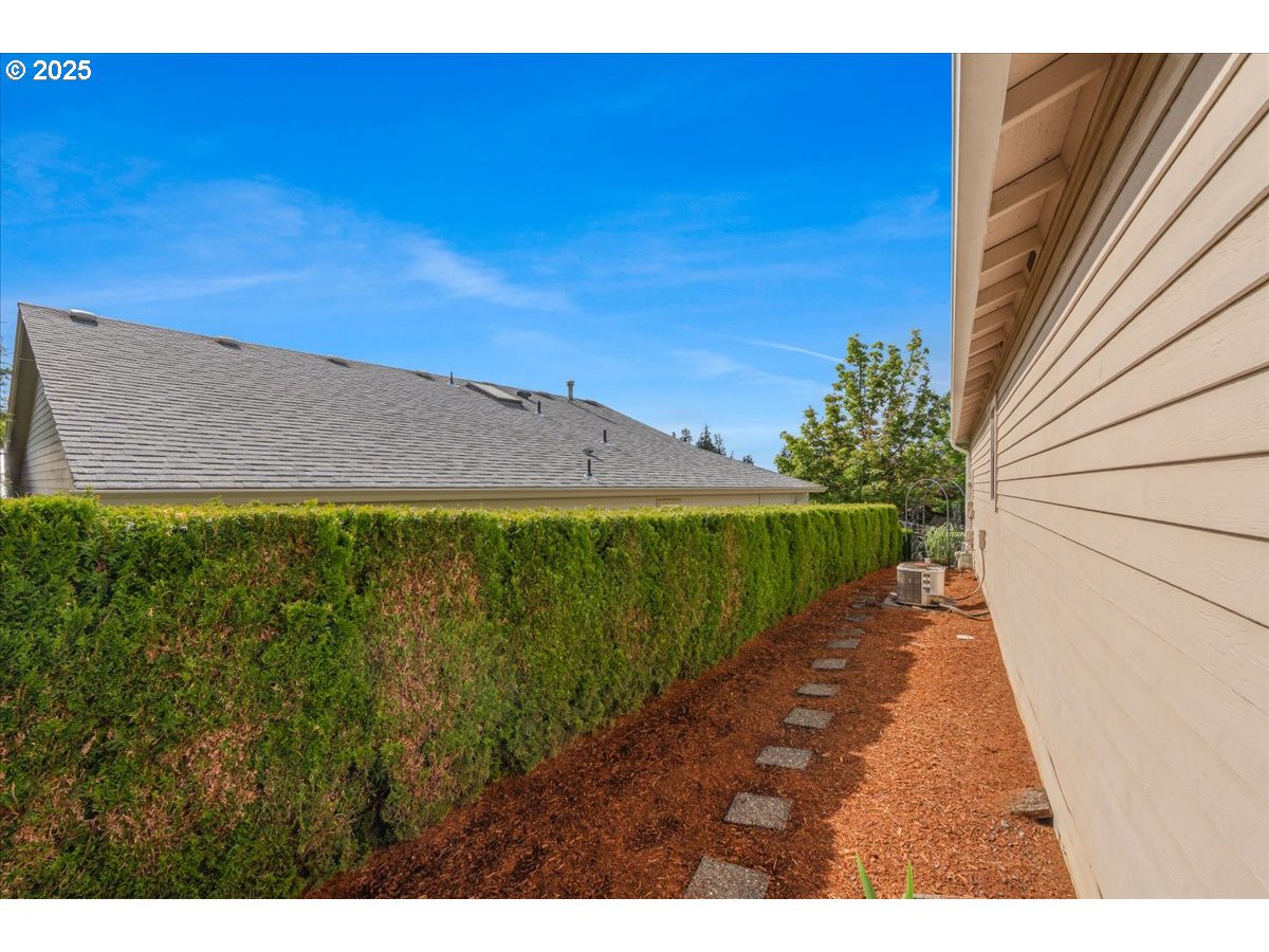 Portland, Oregon 97224, United States, 2 Bedrooms Bedrooms, ,2 BathroomsBathrooms,Residential,Pending,136436