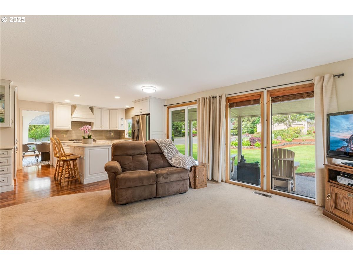 Portland, Oregon 97224, United States, 2 Bedrooms Bedrooms, ,2 BathroomsBathrooms,Residential,Pending,136436