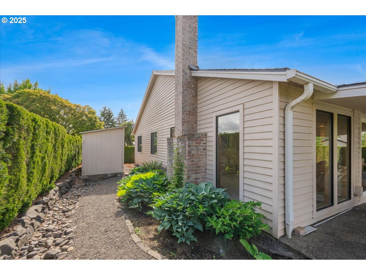 Portland, Oregon 97224, United States, 2 Bedrooms Bedrooms, ,2 BathroomsBathrooms,Residential,Pending,136436