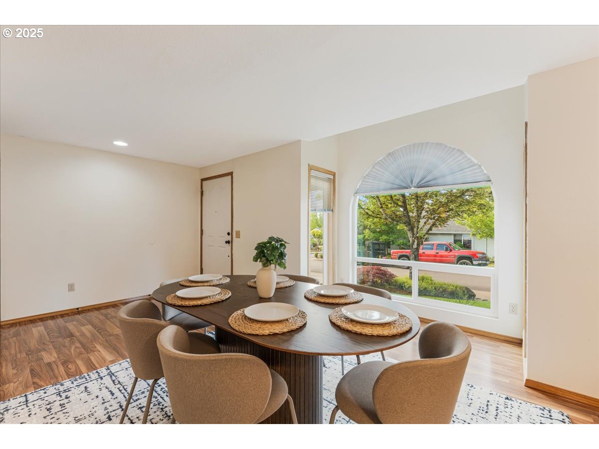 Portland, Oregon 97224, United States, 2 Bedrooms Bedrooms, ,2 BathroomsBathrooms,Residential,Pending,136436