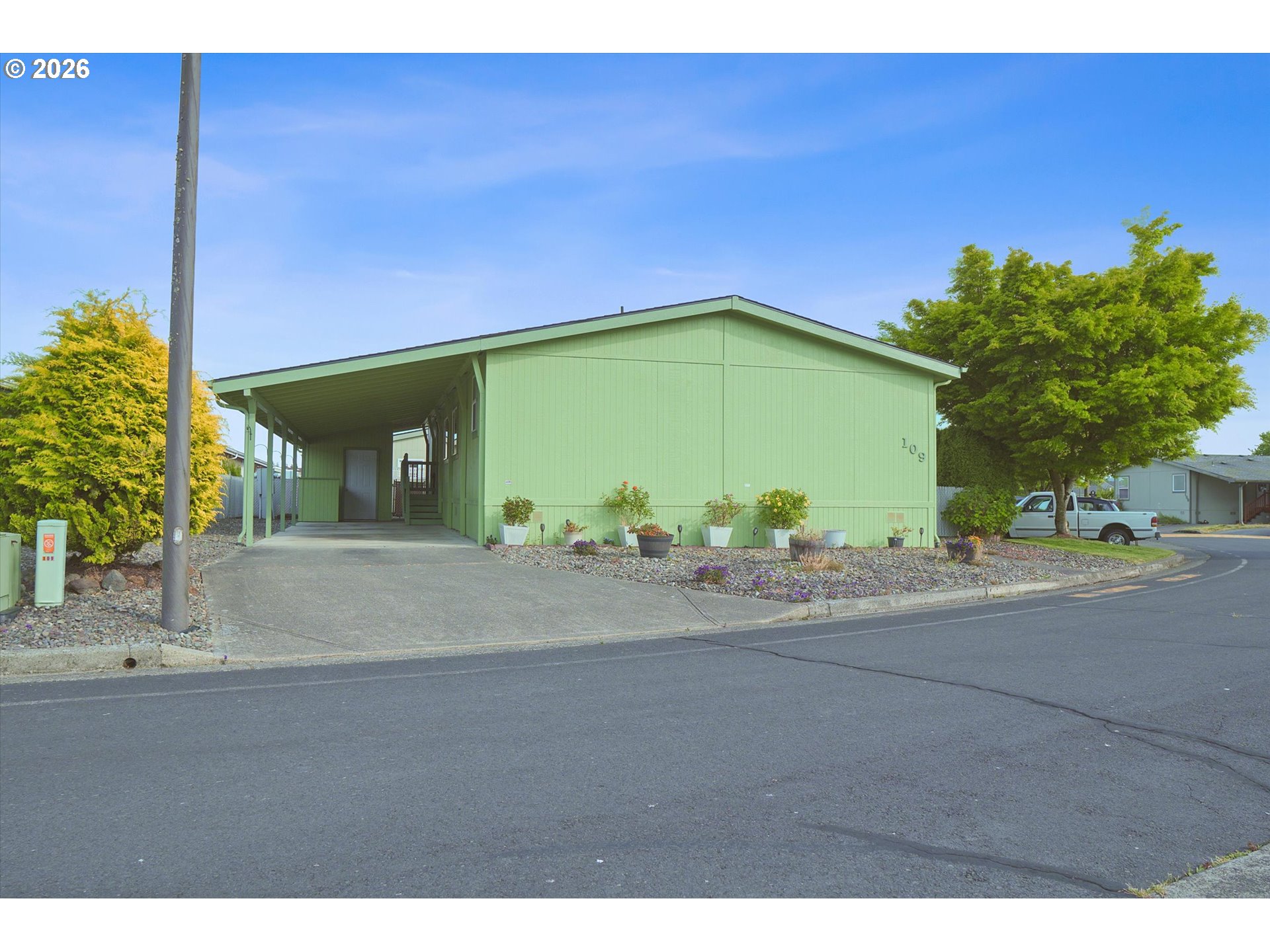 109 BLUE HERON DR