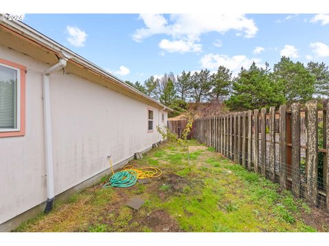 A home in Coos Bay