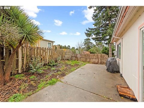 A home in Coos Bay