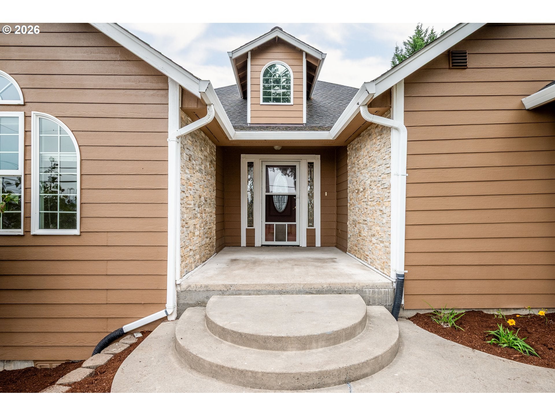 215 PAXTON RD
