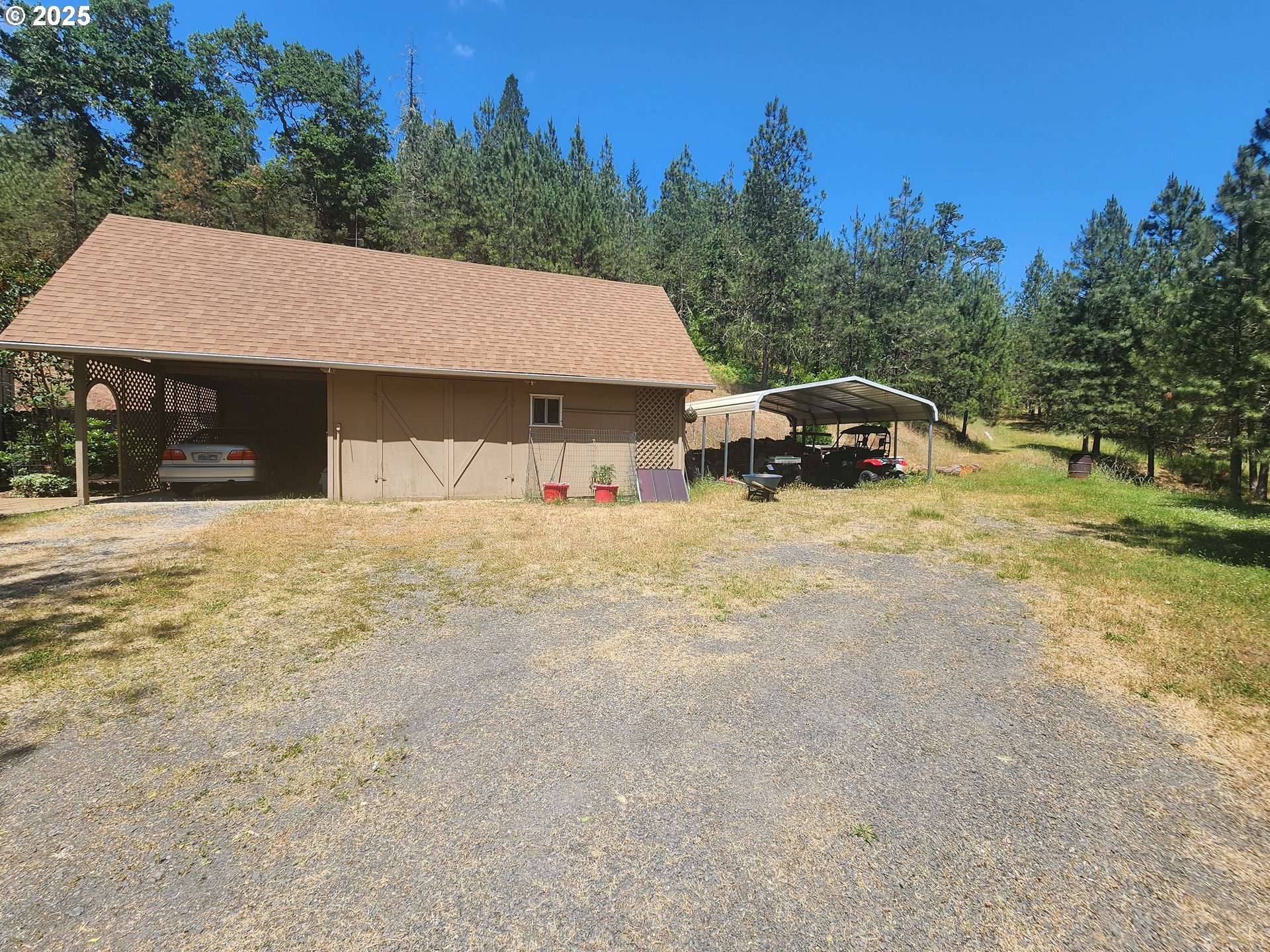 1090 E WILLIS CREEK RD