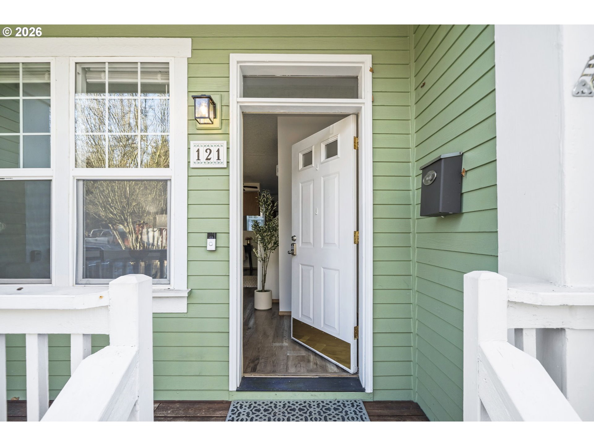 121 SE 8TH AVE