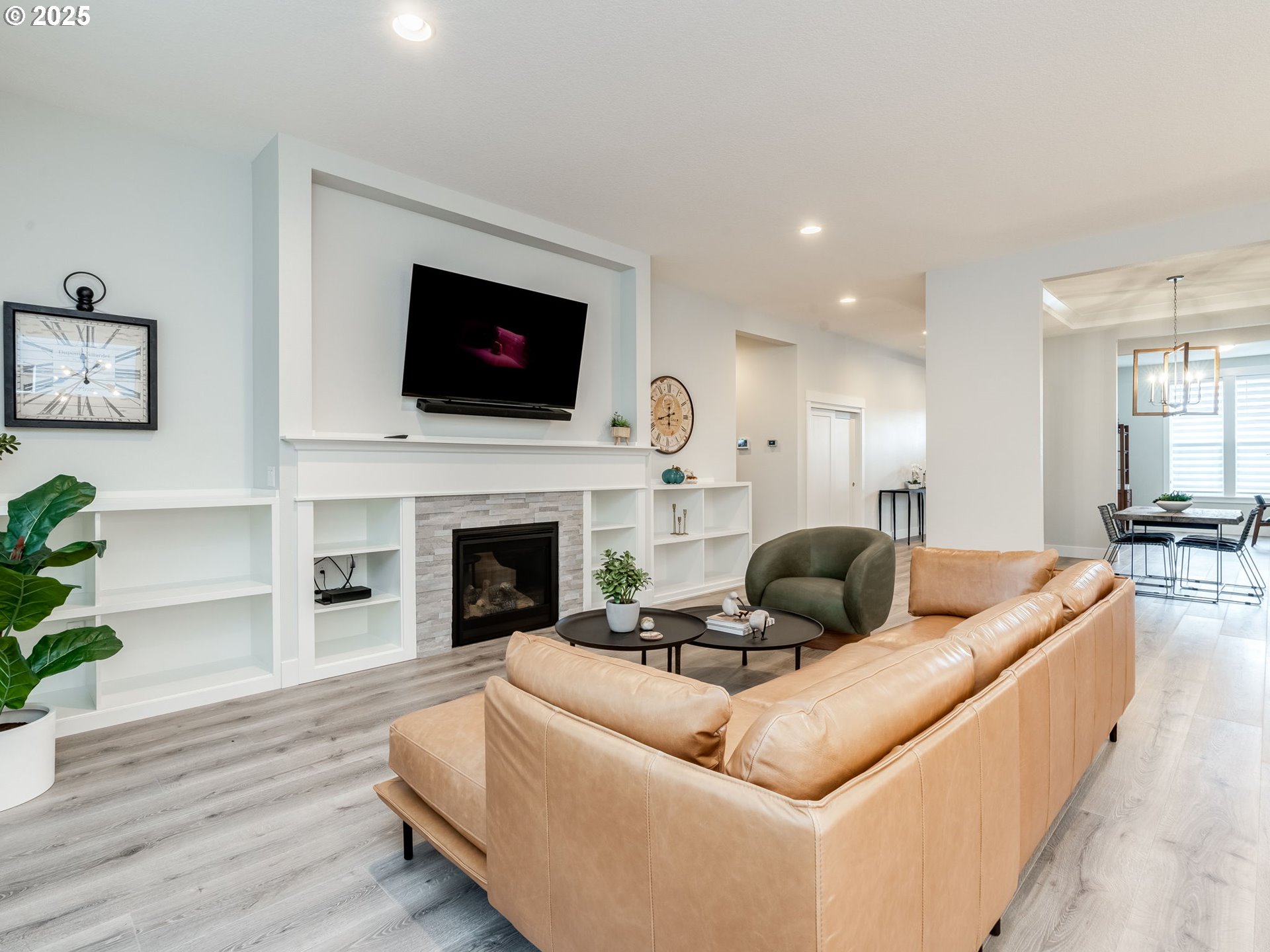 Vancouver, Washington 98682, United States, 4 Bedrooms Bedrooms, ,3 BathroomsBathrooms,Residential,Active,222284