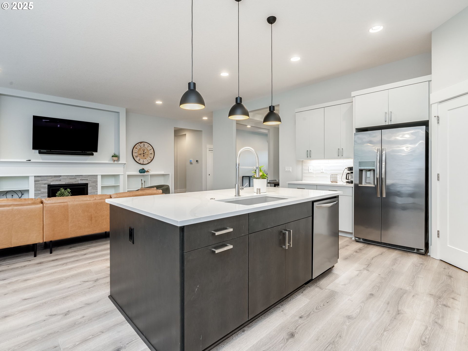 Vancouver, Washington 98682, United States, 4 Bedrooms Bedrooms, ,3 BathroomsBathrooms,Residential,Active,222284