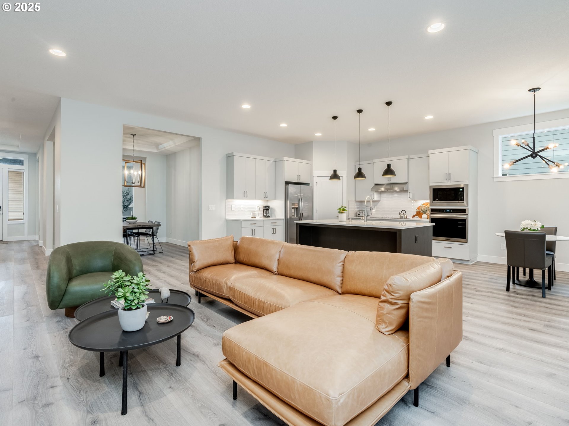 Vancouver, Washington 98682, United States, 4 Bedrooms Bedrooms, ,3 BathroomsBathrooms,Residential,Active,222284