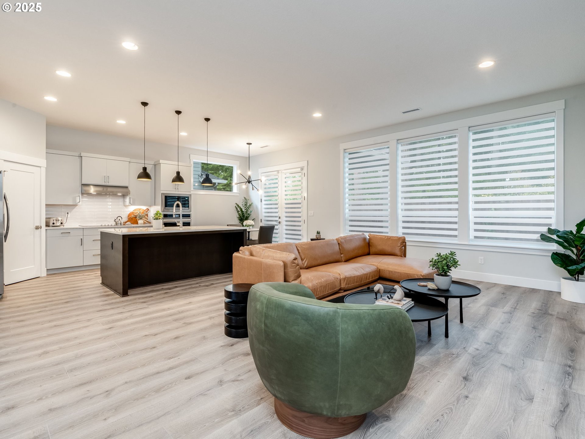 Vancouver, Washington 98682, United States, 4 Bedrooms Bedrooms, ,3 BathroomsBathrooms,Residential,Active,222284