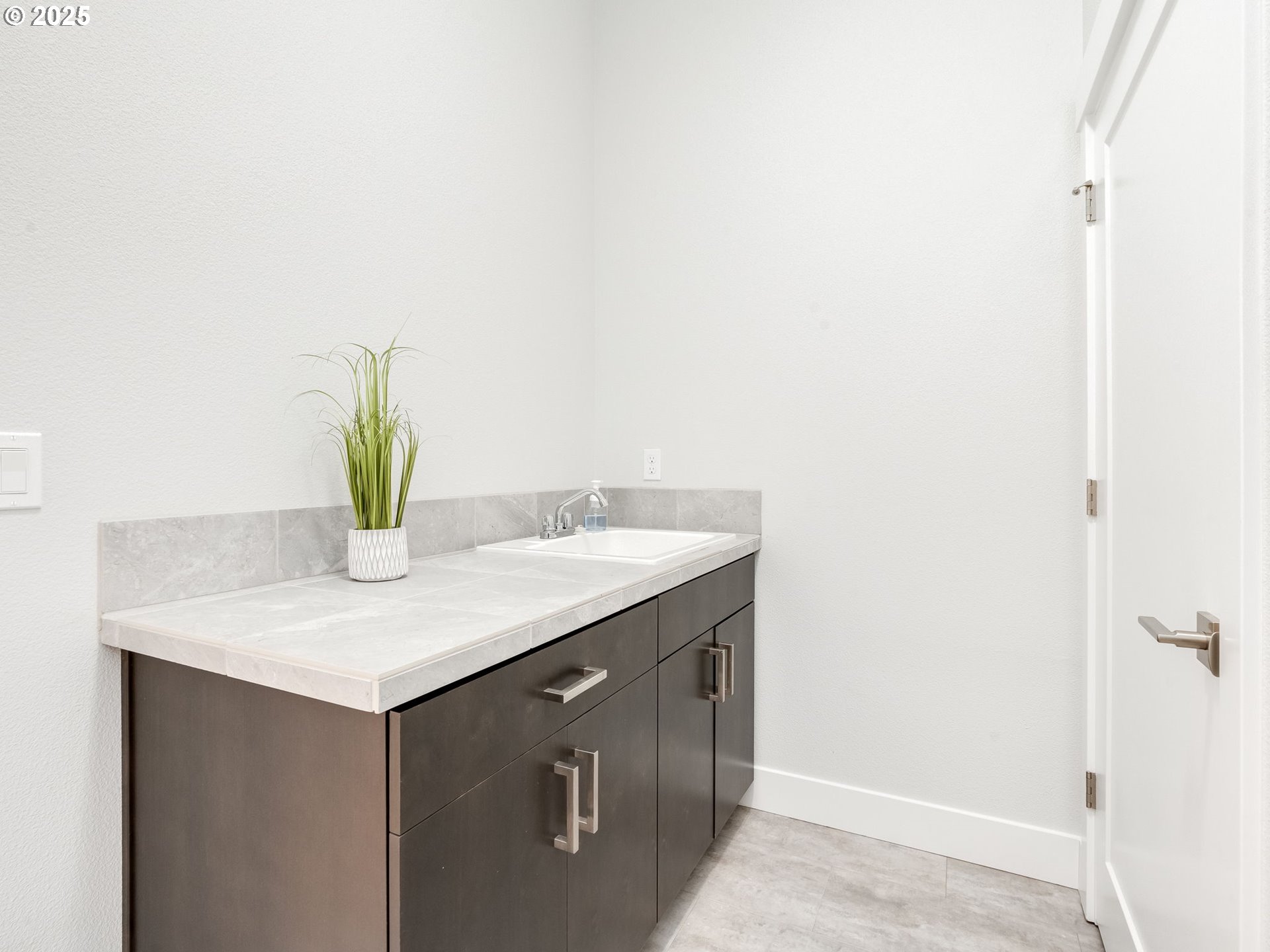 Vancouver, Washington 98682, United States, 4 Bedrooms Bedrooms, ,3 BathroomsBathrooms,Residential,Active,222284