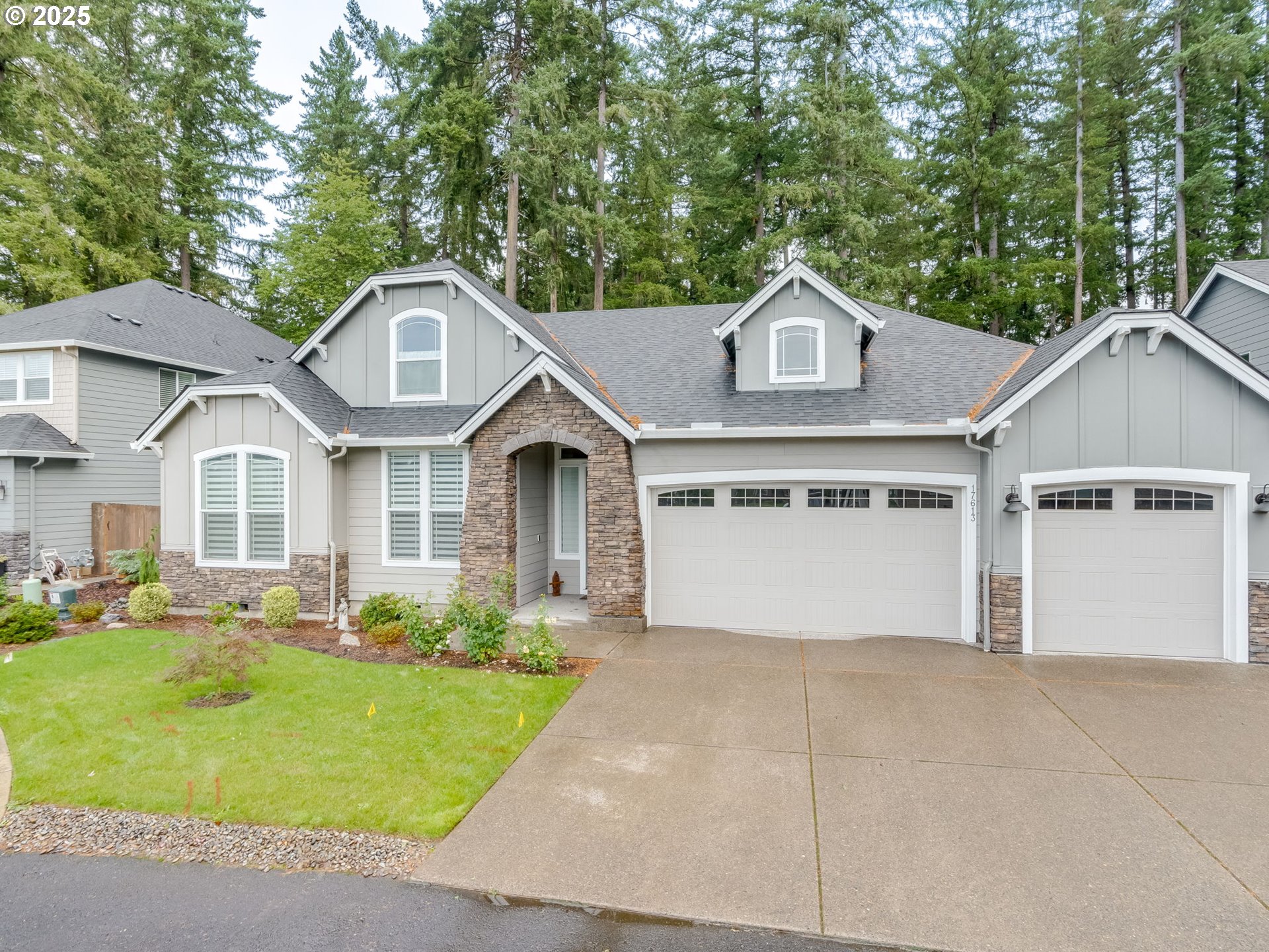 Vancouver, Washington 98682, United States, 4 Bedrooms Bedrooms, ,3 BathroomsBathrooms,Residential,Active,222284