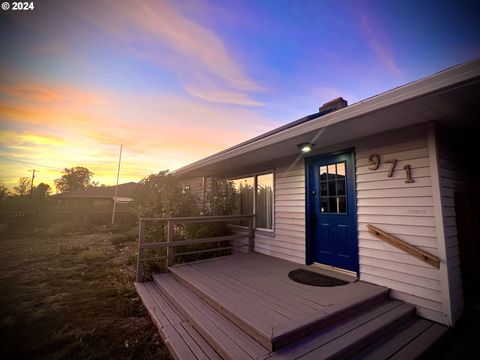 A home in Molalla