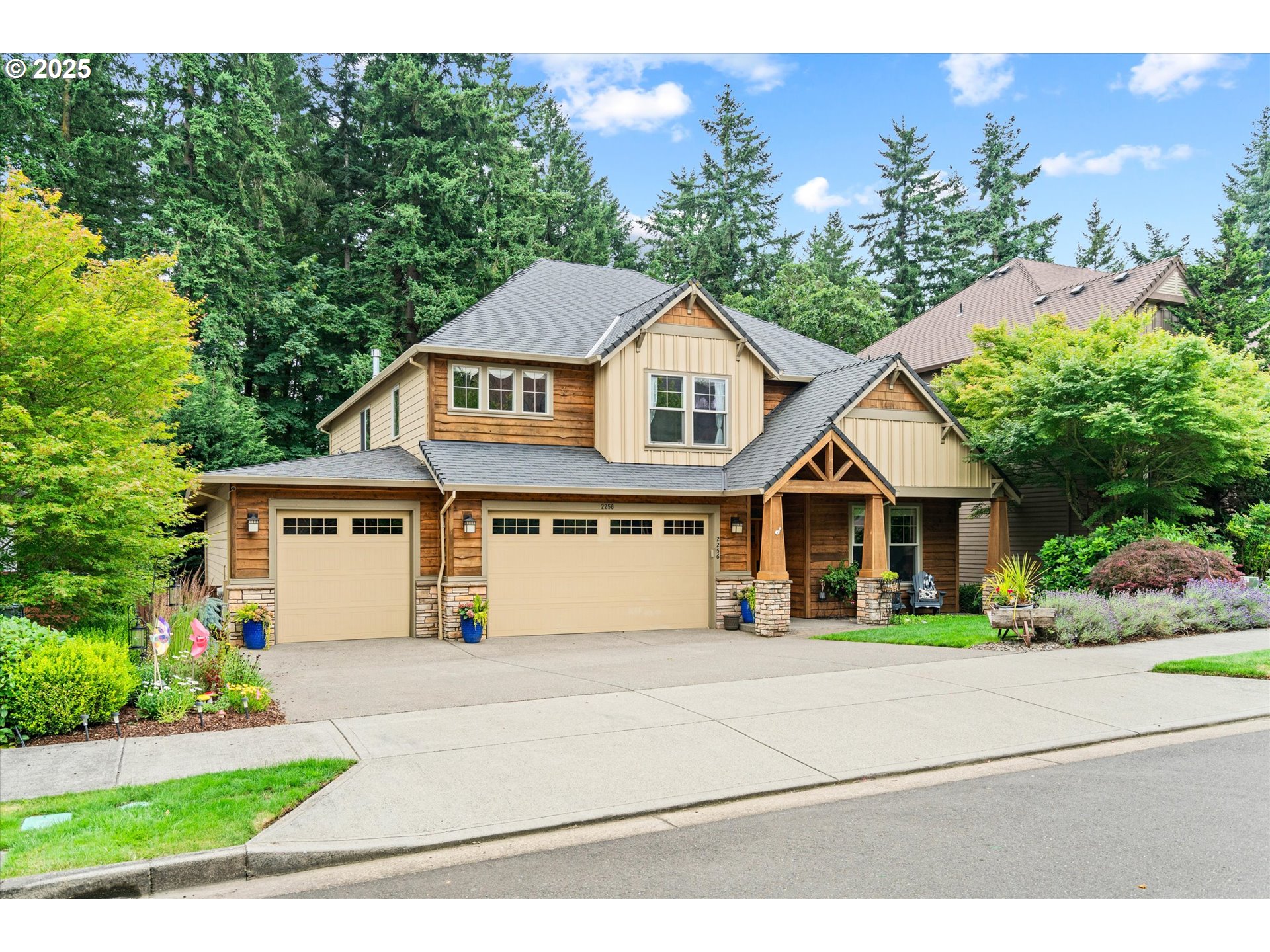 2256 ROGUE WAY