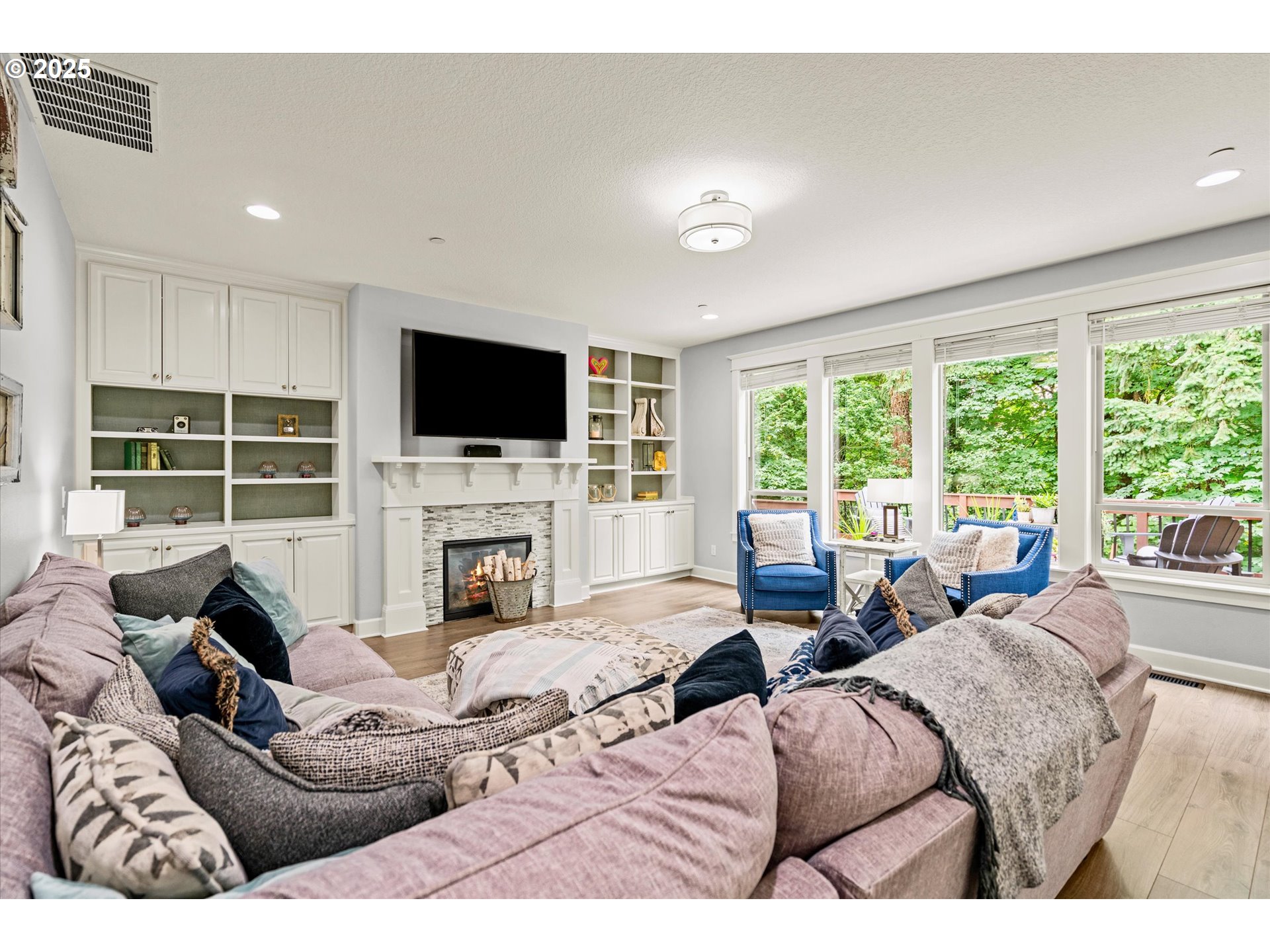2256 ROGUE WAY