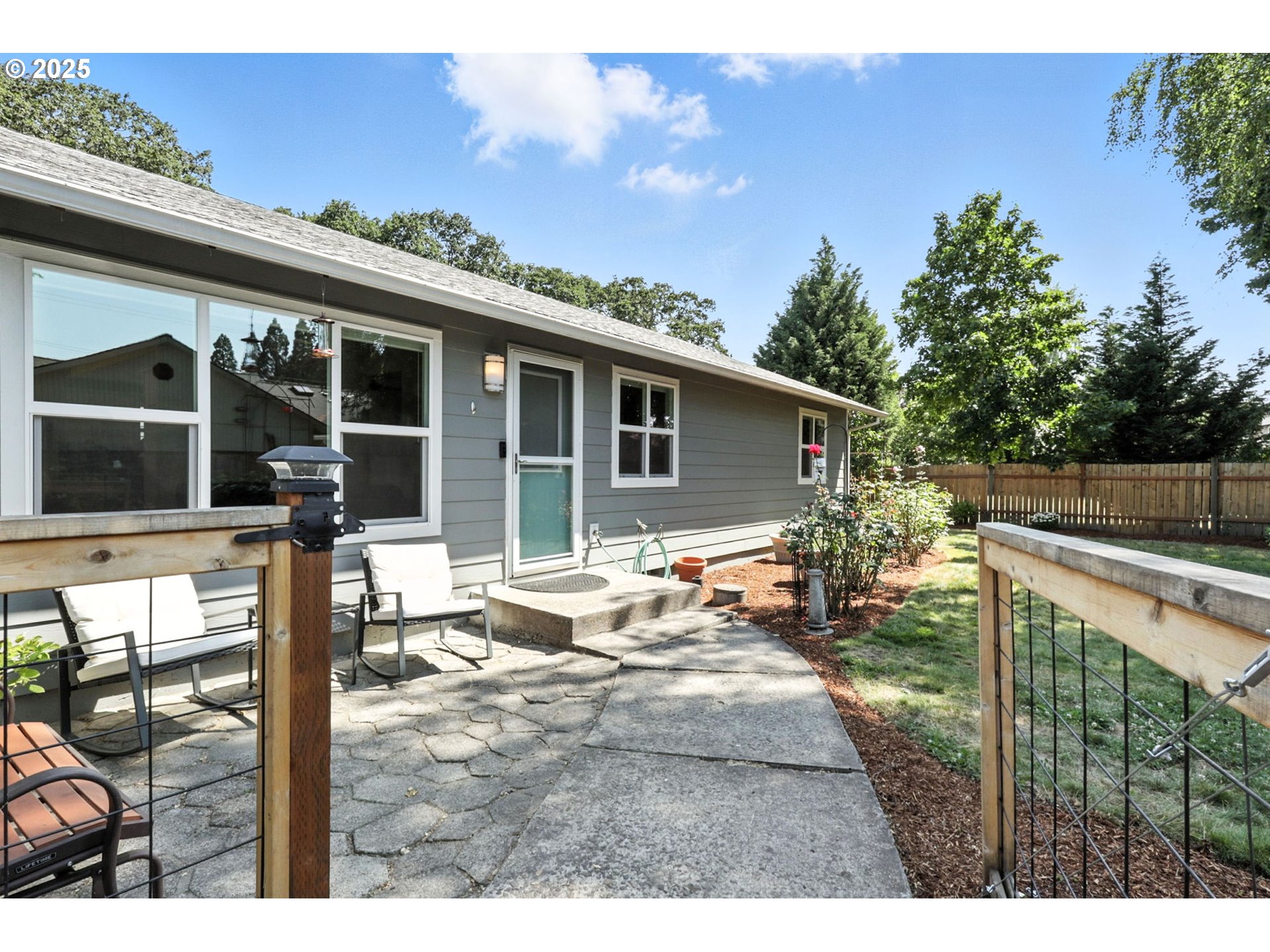3585 NE BROGDEN ST