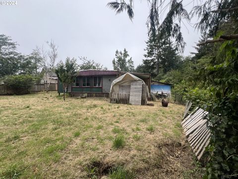 A home in Coos Bay