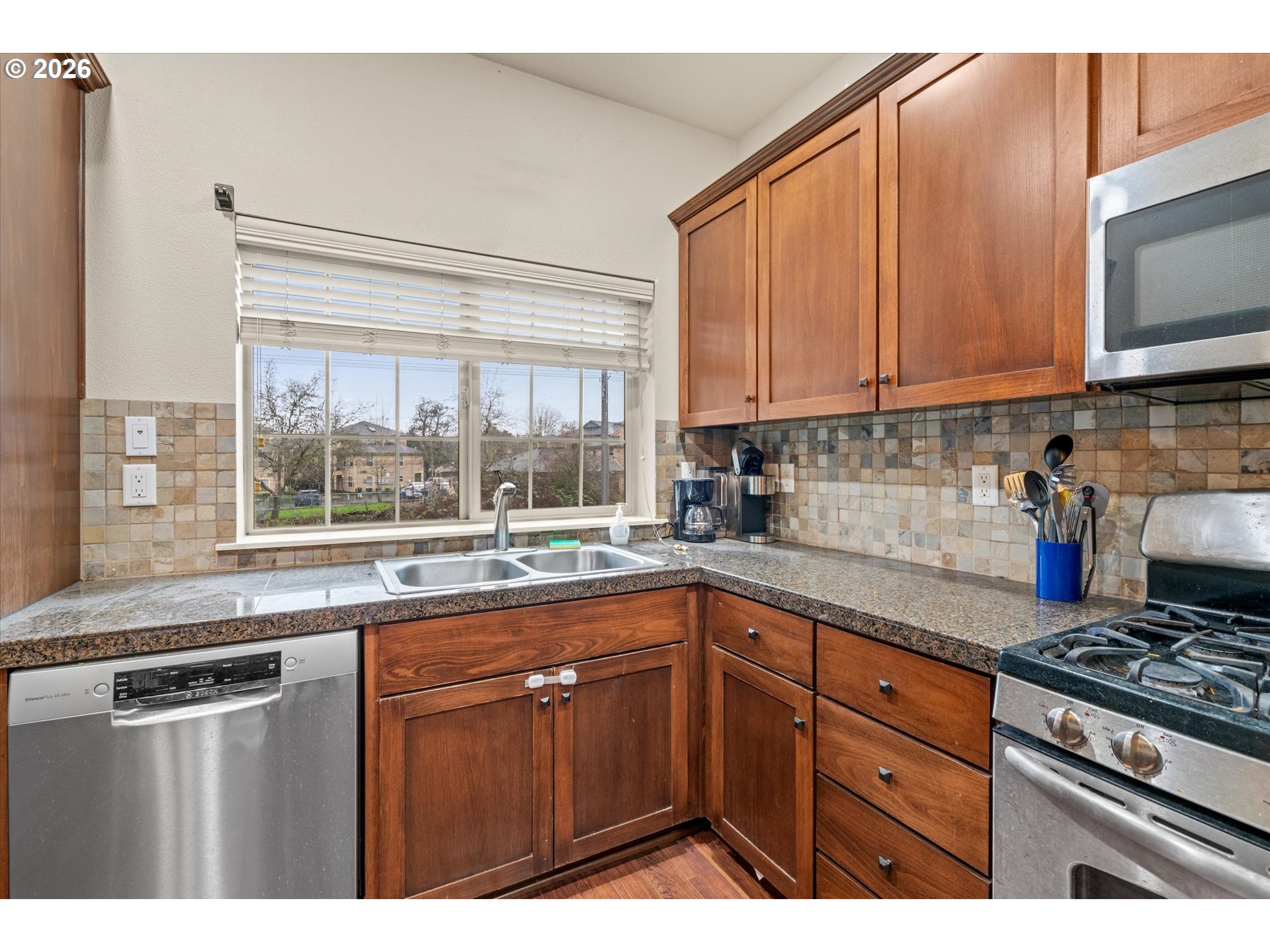 8648 NE DELAMERE WAY