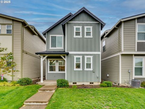 Photo of 1786 NW Landon St, McMinnville, OR 97128 (MLS # 743920249)