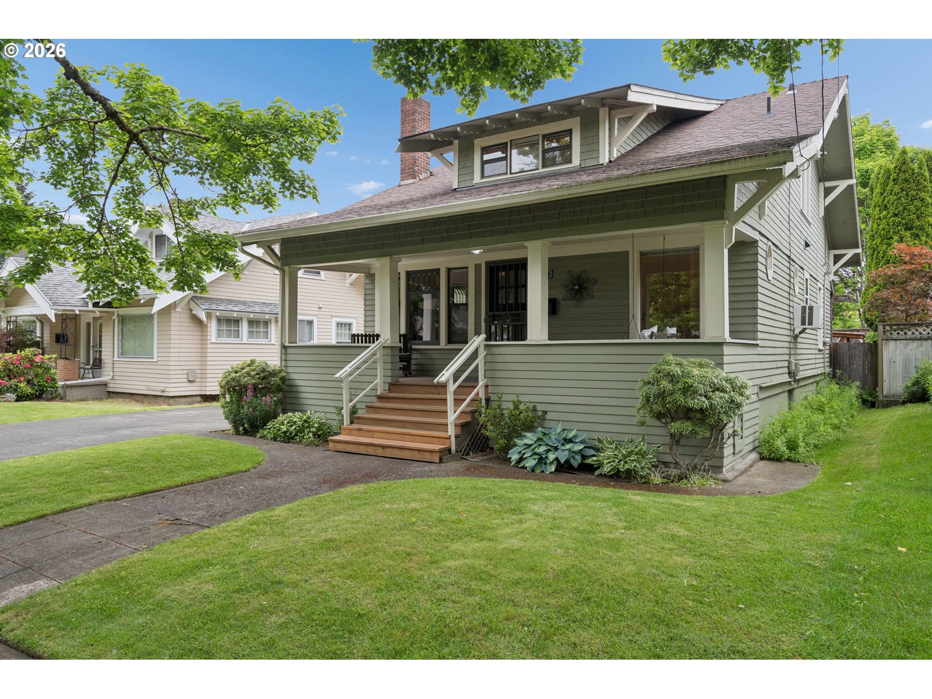 1613 N Willamette BLVD