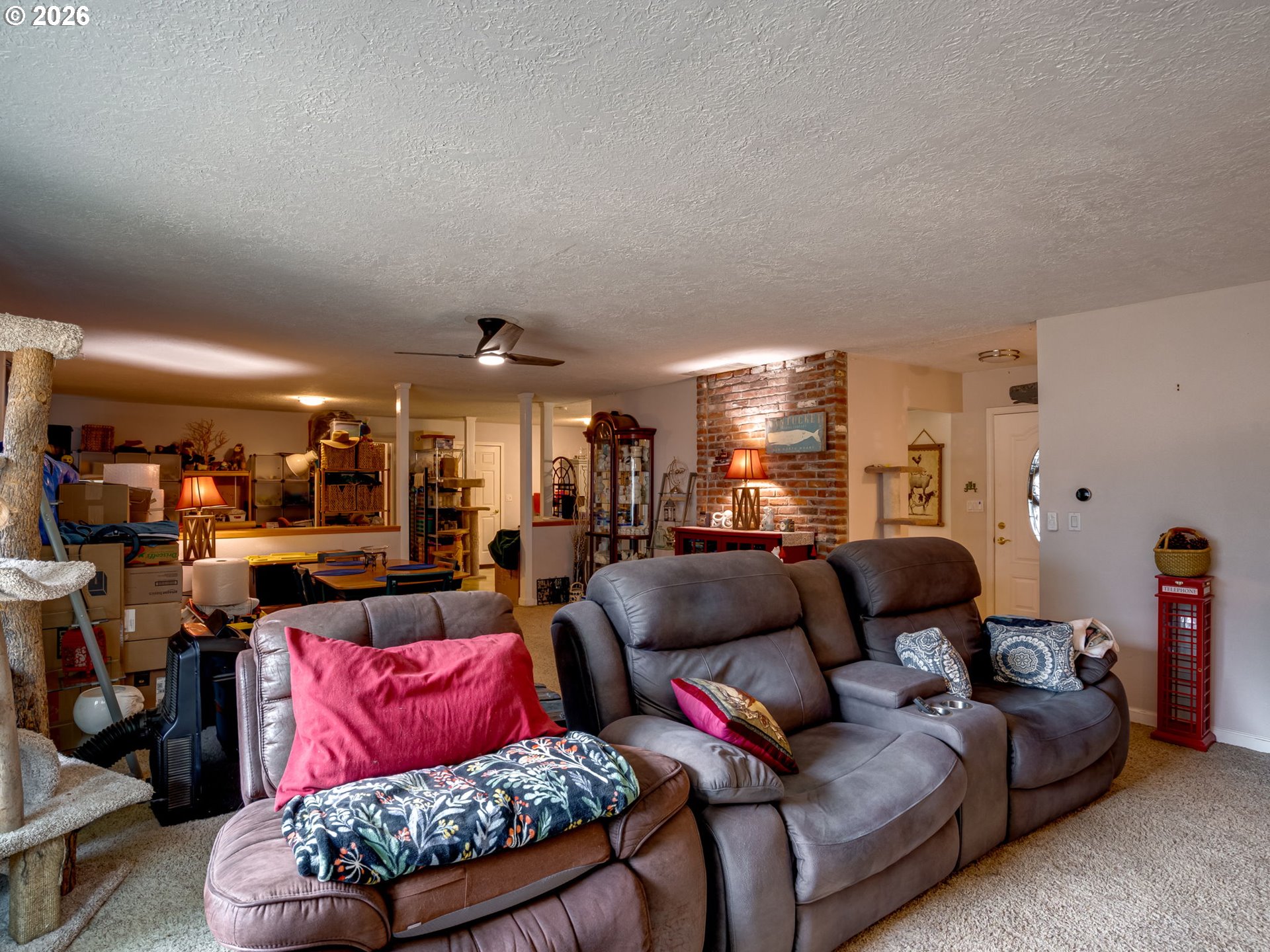 9250 NE LEVEE RD