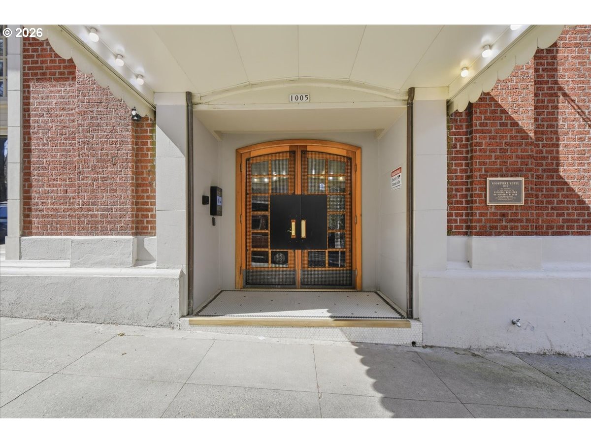 1005 SW PARK AVE 605