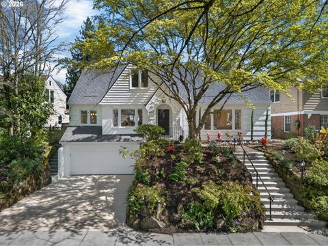 6834 SE REED COLLEGE PL Portland OR 97202