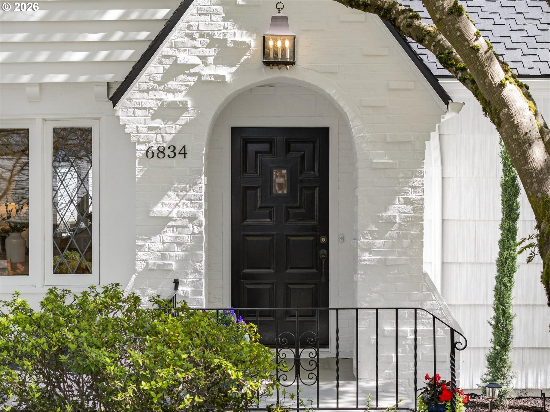 6834 SE REED COLLEGE PL