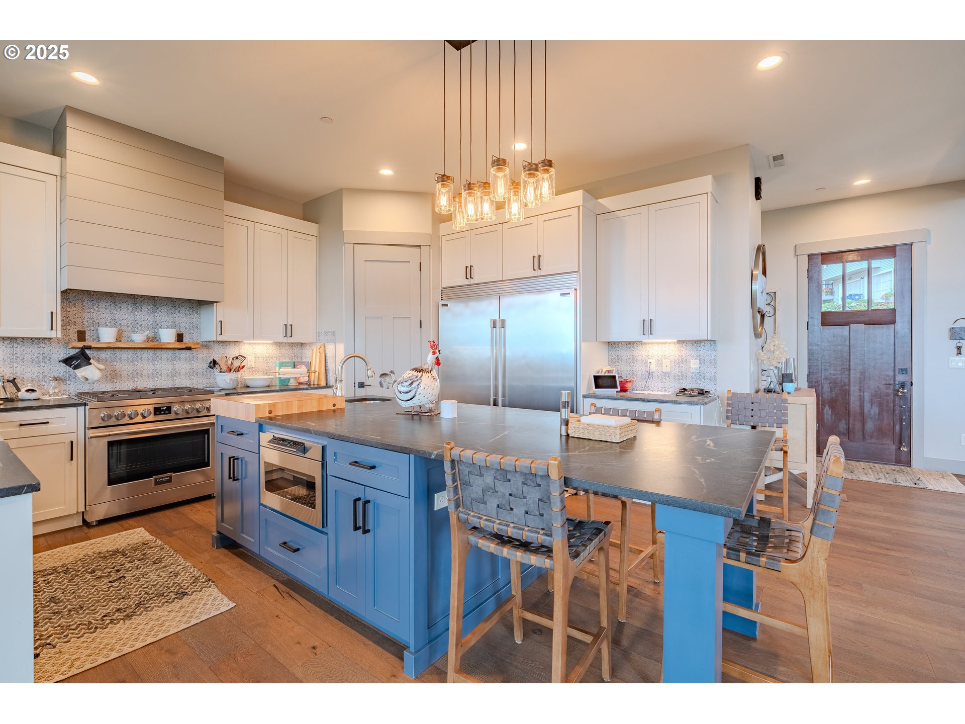 2012 NW SIERRA LN