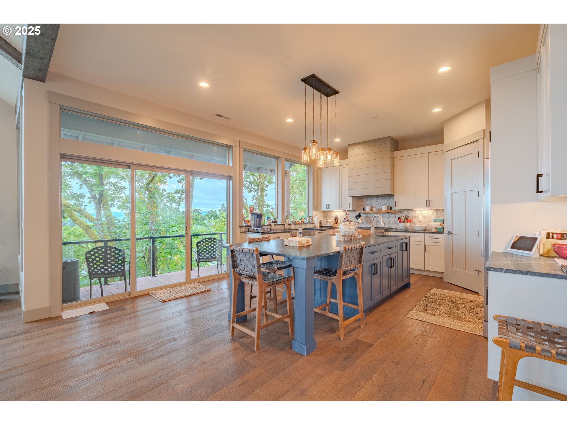 2012 NW SIERRA LN