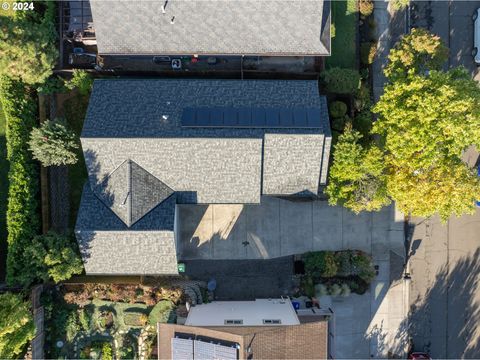 A home in Hood River