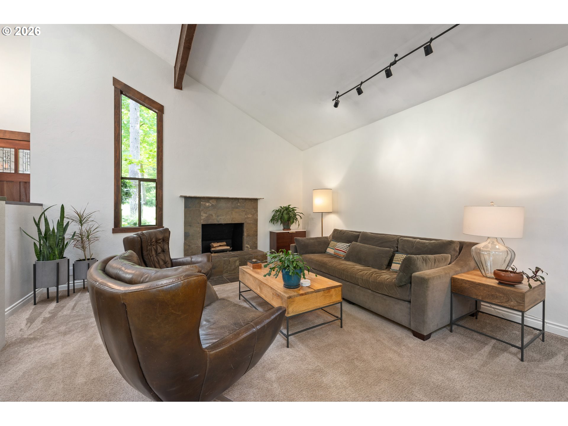 2031 DOGWOOD DR